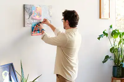 Bedruckte Korkplatte in stylischer Felsblock-Optik