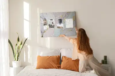 Pinnwand im klassischen Marmordesign