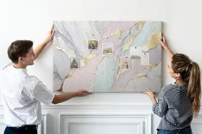 Pinnwand im klassischen Marmordesign