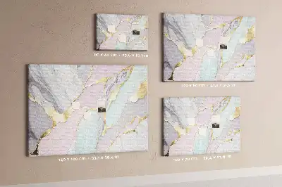 Pinnwand im klassischen Marmordesign