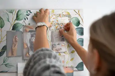 Bilder-Korktafel mit Pflanzen- und Blättermuster