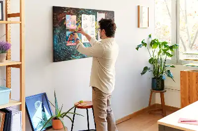 Weltkarte als Kork-Pinnwand im Design Welt des Chaos