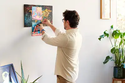 Weltkarte als Kork-Pinnwand im Design Welt des Chaos