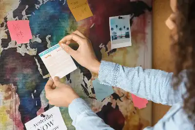 Kork-Pinnwand mit Aquarellkarten-Motiv