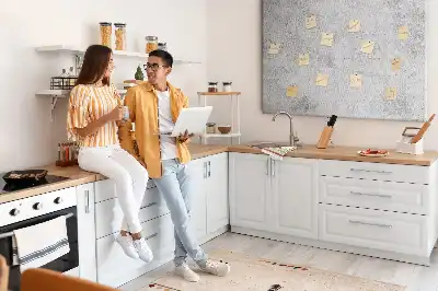 Bilder-Korktafel mit Betonmauer-Motiv