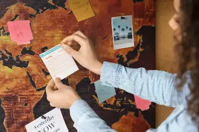 Bedruckte Weltkarte als Kork-Wandtafel