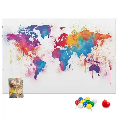 Bilder-Korktafel mit geografischer Weltkarte