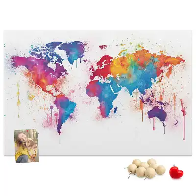 Bilder-Korktafel mit geografischer Weltkarte