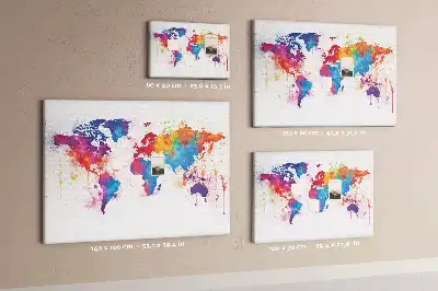 Bilder-Korktafel mit geografischer Weltkarte
