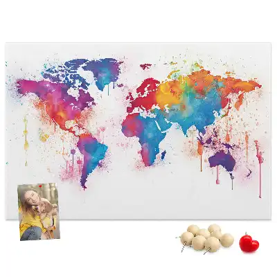 Bilder-Korktafel mit geografischer Weltkarte