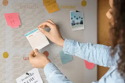 Bedruckte Korkplatte Sieben-Tage-Plan