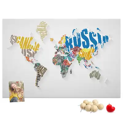 Bedruckte Korkplatte mit Geografie-Design aus Buchstaben und Wörtern
