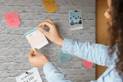 Bedruckte Korkplatte mit Ziegelwand-Motiv