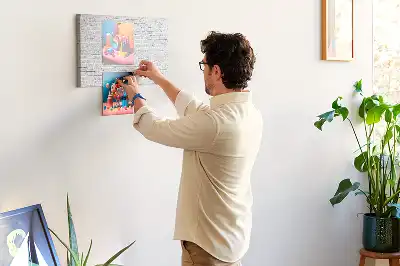 Bedruckte Korkplatte mit Ziegelwand-Motiv