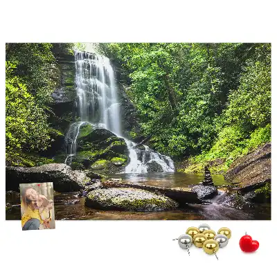 Pinnwand Wasserfall Wald