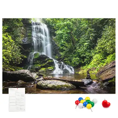 Pinnwand Wasserfall Wald