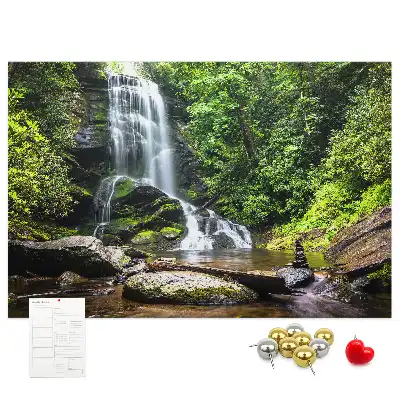 Pinnwand Wasserfall Wald