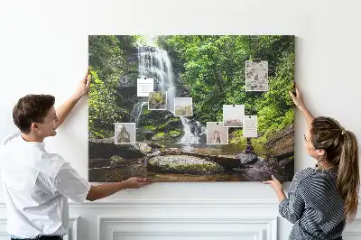 Pinnwand Wasserfall Wald