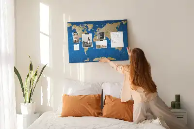 Weltkarte als Pinnwand aus Kork