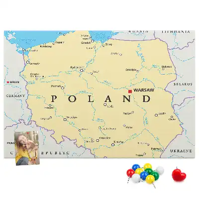 Pinnwand mit politischer Karte von Polen
