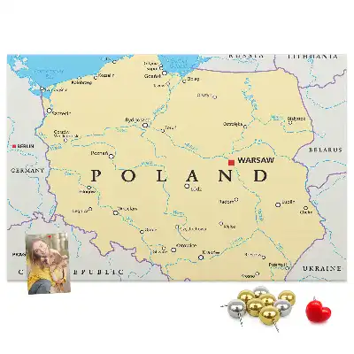Pinnwand mit politischer Karte von Polen