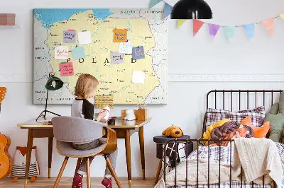Pinnwand mit politischer Karte von Polen