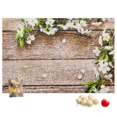 Bedruckte Korkplatte Blumen auf Holz