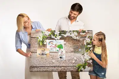 Bedruckte Korkplatte Blumen auf Holz