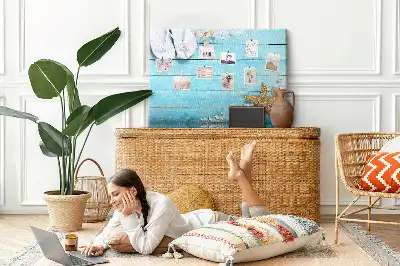 Bilder-Korktafel mit Muschelmotiv auf Holzoptik