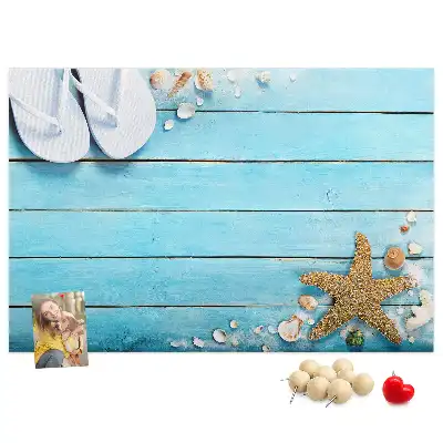 Bilder-Korktafel mit Muschelmotiv auf Holzoptik
