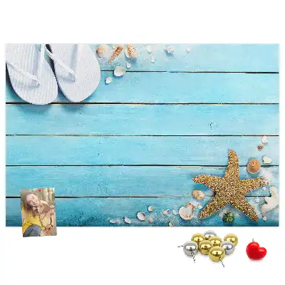 Bilder-Korktafel mit Muschelmotiv auf Holzoptik