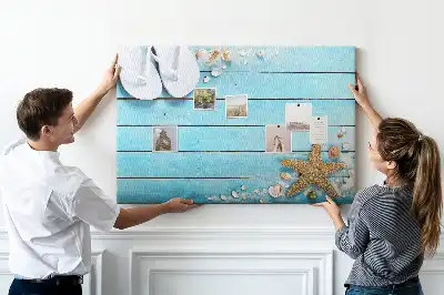 Bilder-Korktafel mit Muschelmotiv auf Holzoptik