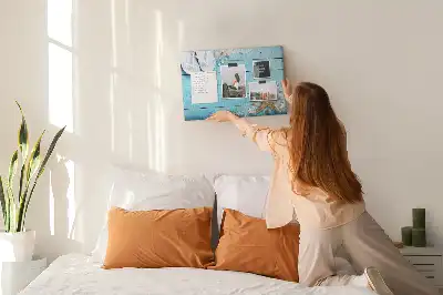 Bilder-Korktafel mit Muschelmotiv auf Holzoptik