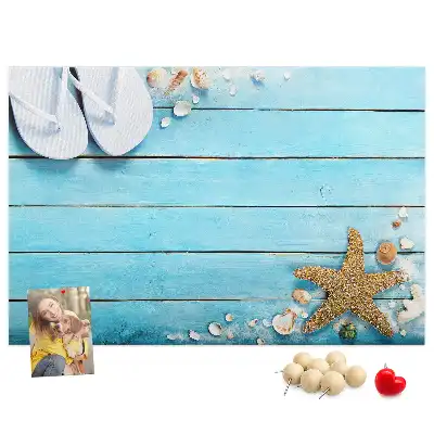 Bilder-Korktafel mit Muschelmotiv auf Holzoptik