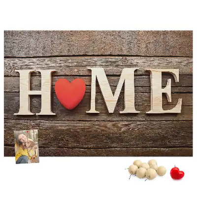 Pinnwand mit Schriftzug Home