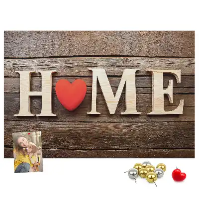 Pinnwand mit Schriftzug Home