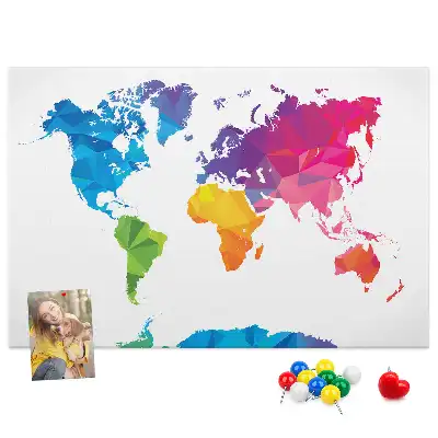 Bilder-Korktafel mit abstrakter Weltkarte