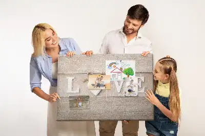 Pinnwand mit dem Motto Liebe im Interieur