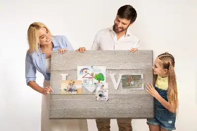 Pinnwand mit dem Motto Liebe im Interieur