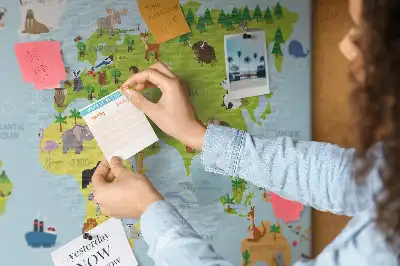 Bedruckte Korkplatte mit Tieratlas für Kinder
