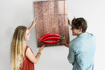 Magnettafel mit Marker Paprika auf einem Brett