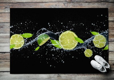 Fußmatte vor der Tür im Freien Saure Limetten